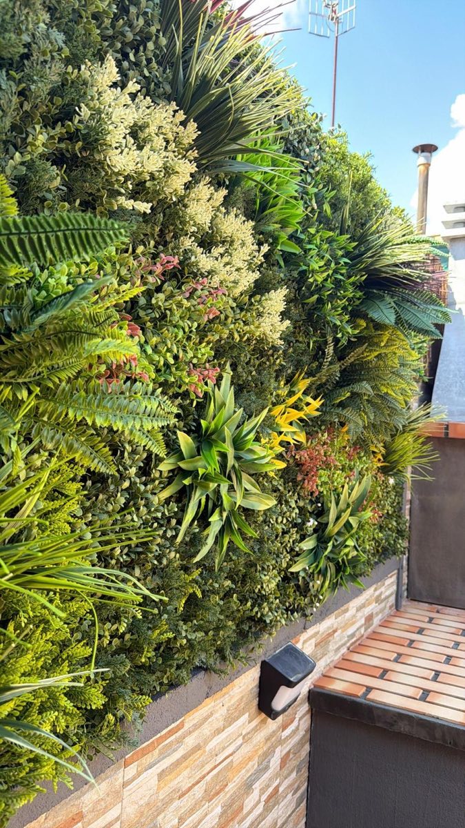 Jardín vertical artificial: De cerca · Edén + Selva
